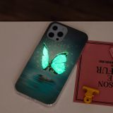 Gumový kryt LUMINOUS  na iPhone 13 Pro Max - Butterfly