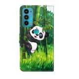 Peněženkové kožené pouzdro Painting Pattern na Motorola Moto E20/E30/E40 - Panda Climbing Bamboo