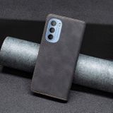 Peněženkové kožené pouzdro Magnetic Splicing na Moto G31/G41 - Černá
