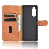 Peňaženkové kožené pouzdro  SKIN-FEEL na Sony Xperia 5 - Hnědá